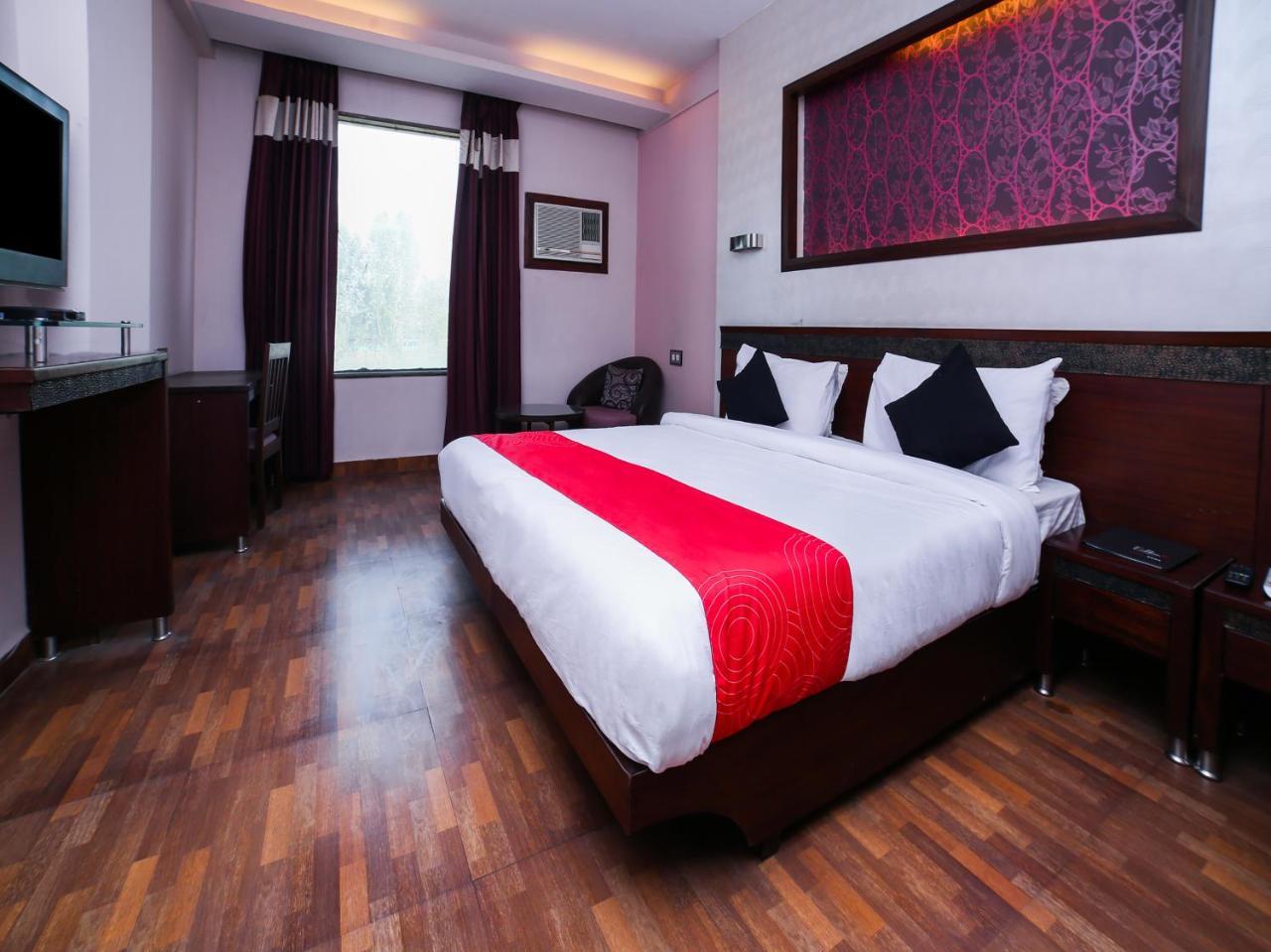 Hotel Collection O 30052 Chinmay