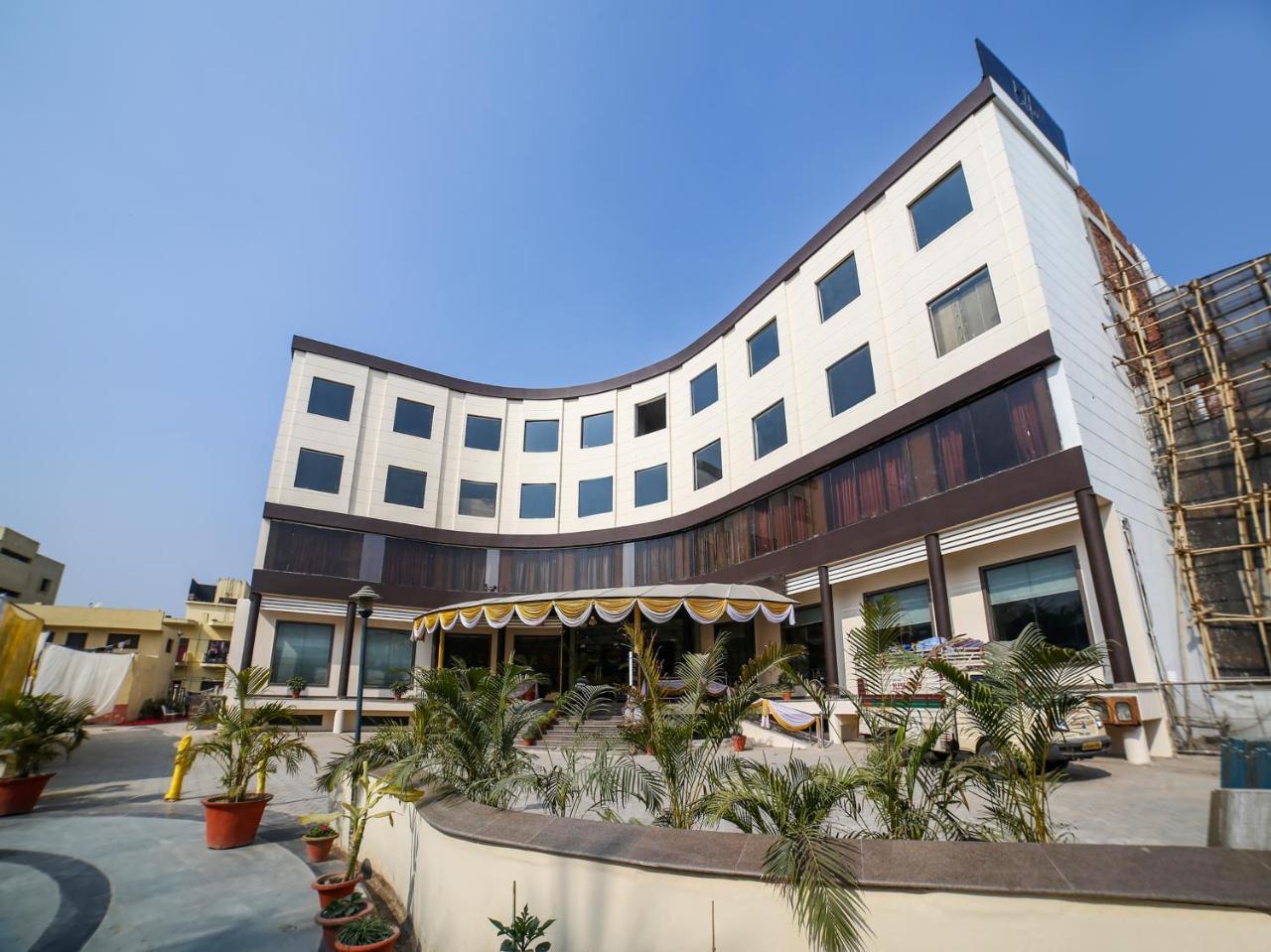 Hotel Collection O 30052 Chinmay Lucknow