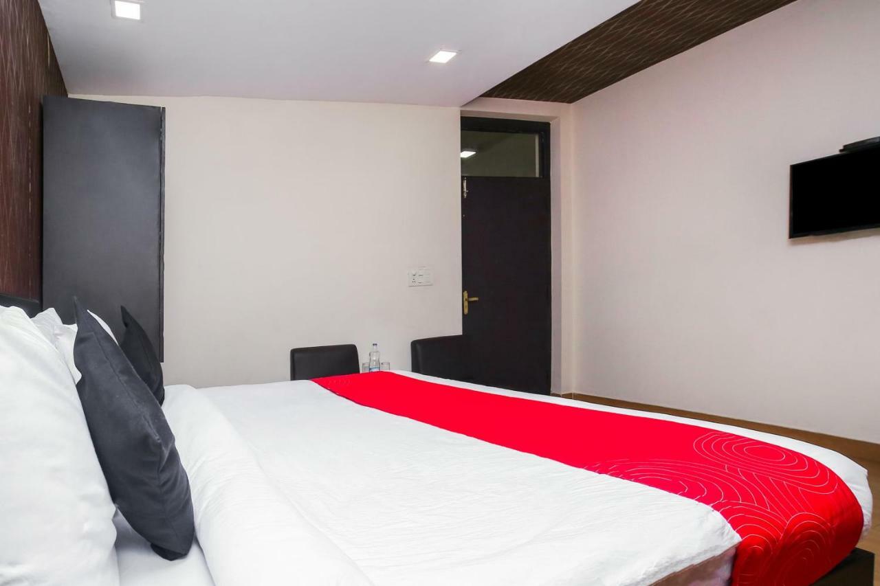 Hotel Collection O 30052 Chinmay Lucknow