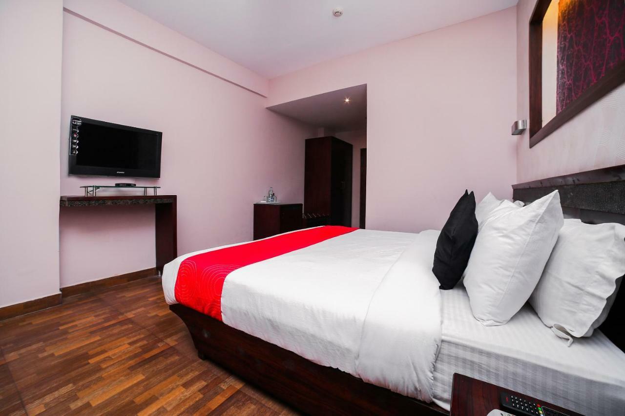 Collection O 30052 Chinmay Hotel